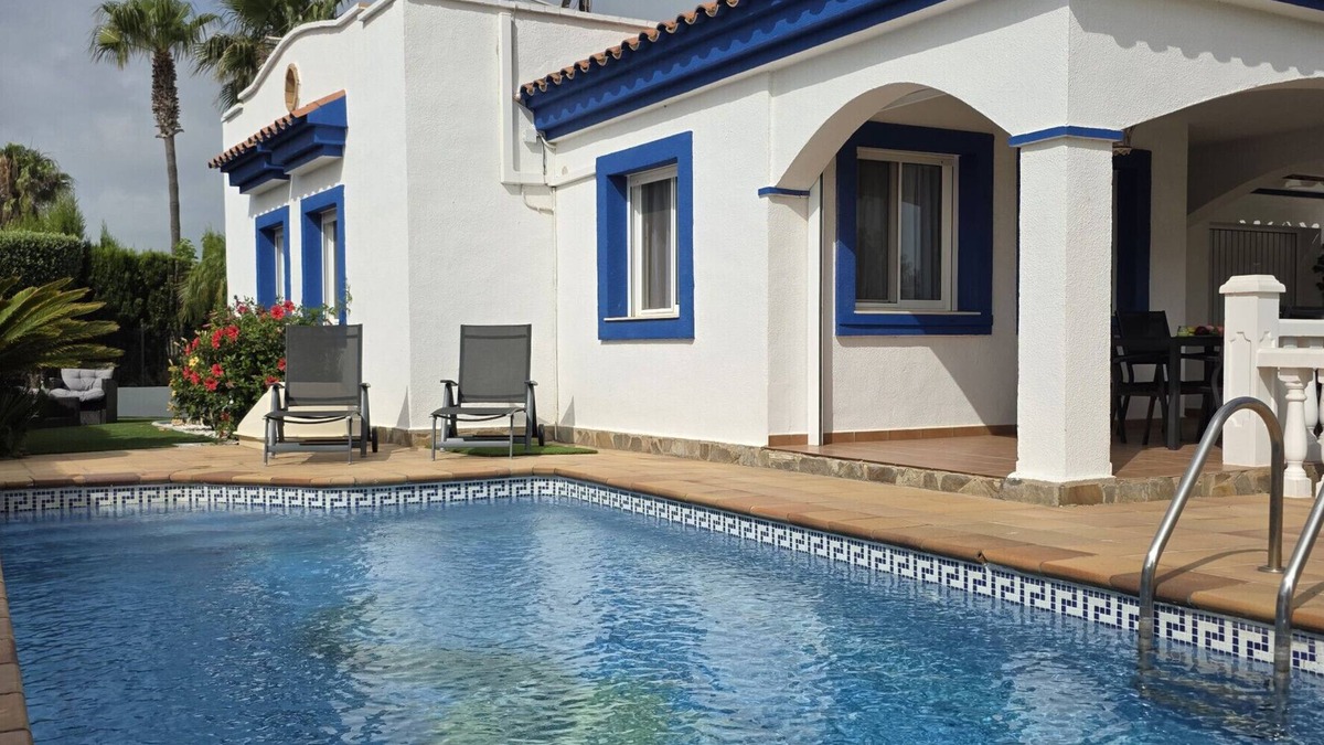 Riumar Ski Chalet | "Delphine"@MARISOL: 100m to the beach, private pool, A/C, WiFi, dog beach