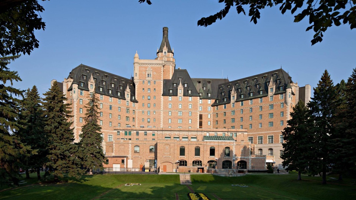 Saskatoon Downtown Hotel | Delta Hotels by Marriott Bessborough