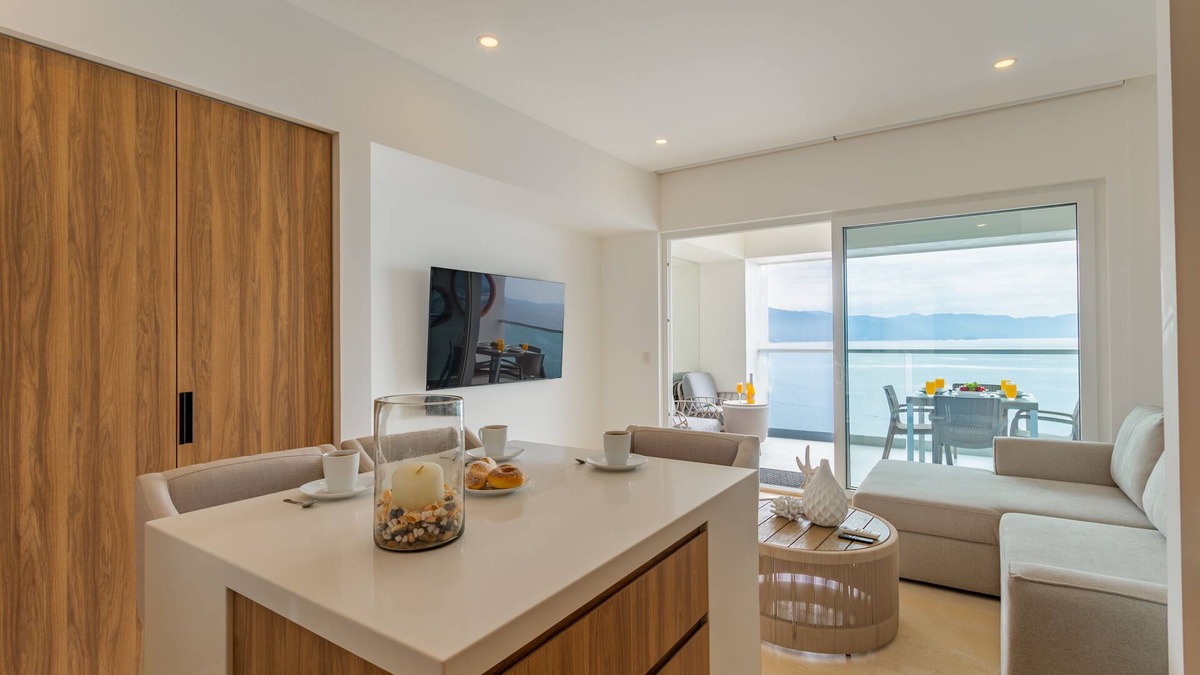 Olimpica Condo | Deluxe 1BD Seaside Condo & 8 pools at Harbor 171 1BD Condo for rent in North Hot