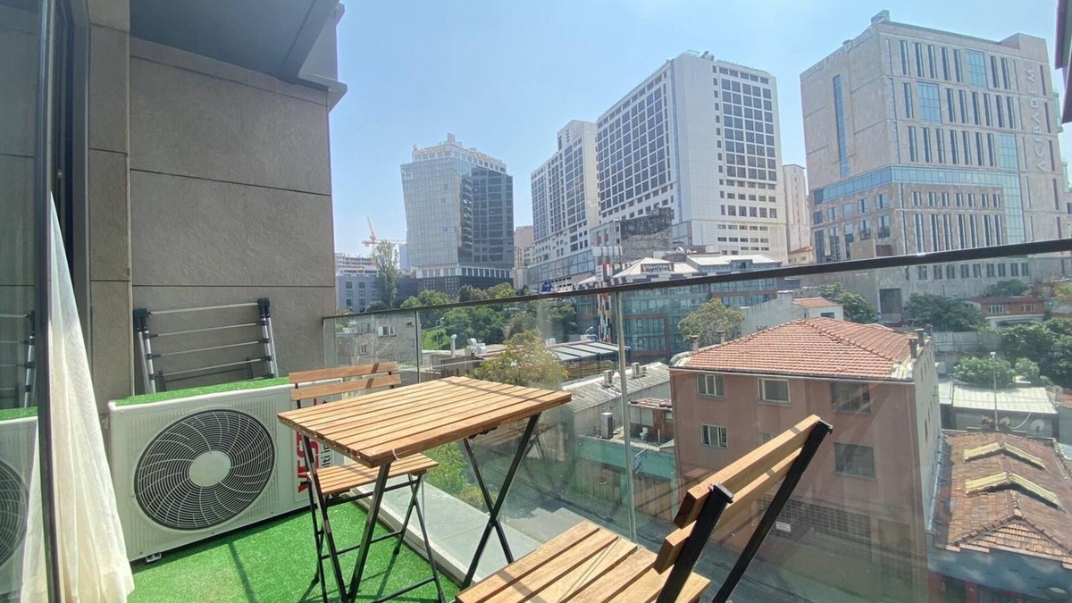 Gumussuyu Mahallesi Apartment | Deluxe 2 Bedrooms Balcony Residence