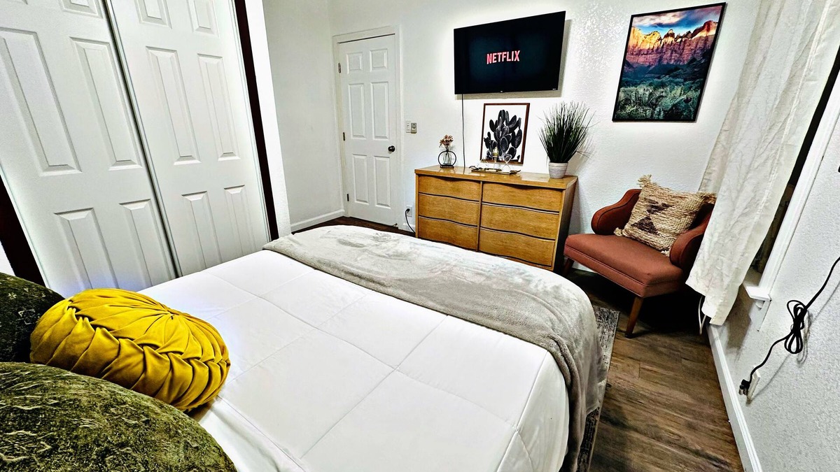 Downtown Sacramento House | Deluxe 2BD/1.5BA Heart of Downtown Sacramento