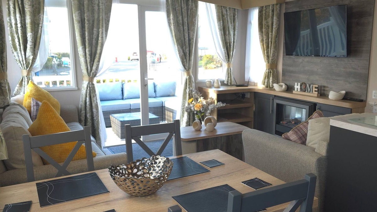 Prestonpans House | Deluxe 3 Bedroom Caravan