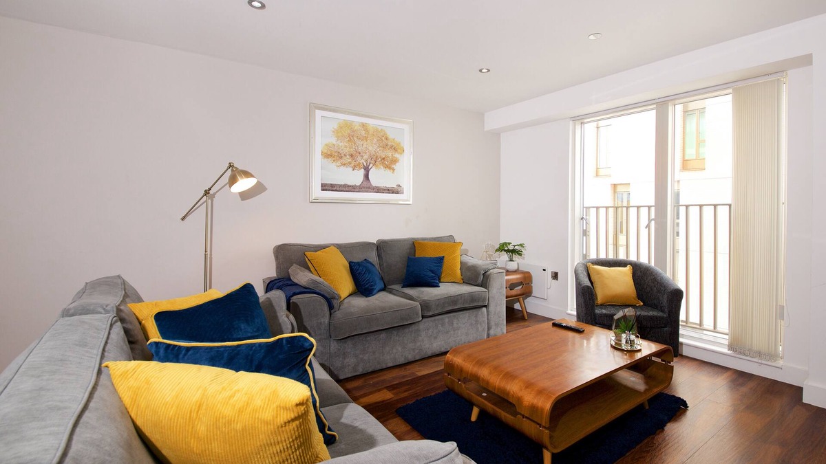 Manchester City Centre Apartment | Deluxe 3-Bedroom Spacious City Centre Apartment