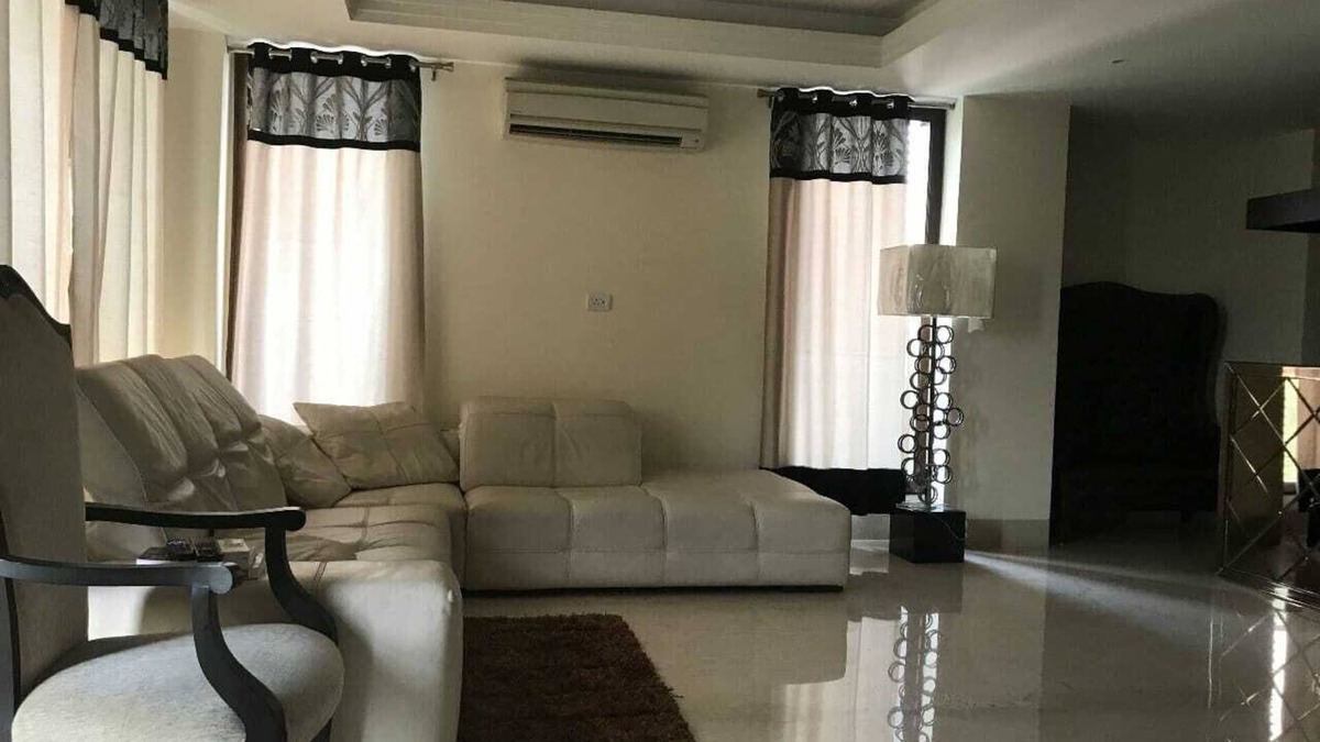 Okhla Apartment | Deluxe 4 Bedroom Apartment