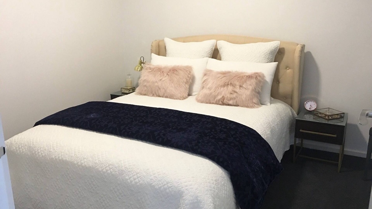 Altona Meadows Apartment | Deluxe Apartment Near Altona Beach