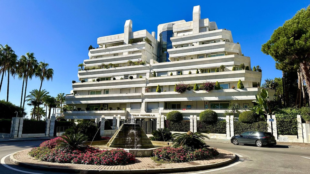 Golden Mile Apartment | Deluxe Apartment 'Gran Marbella' with Mountain View, Wi-Fi and Air Conditioning