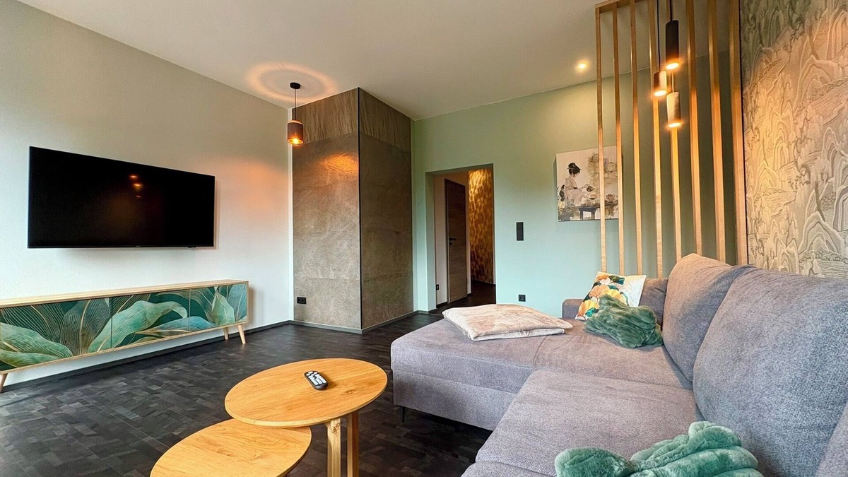 Altlandsberg Apartment | Deluxe apartment in the countryside with large balcony