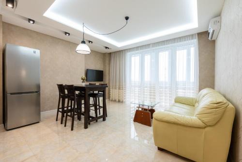 Shevchenkivs'kyi District Apartment | DeLuxe Apartment on Belorusskay Street "Silver Tower"