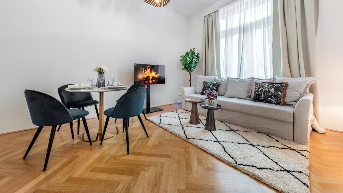 Oberdobling Apartment | Deluxe Apartment with balcony, elevator and air conditioning in the city centre of Döbling, Vienna