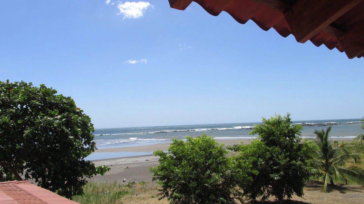 Cambutal Apartment | Deluxe Beachfront Loft Condo on beautiful Playa Cambutal