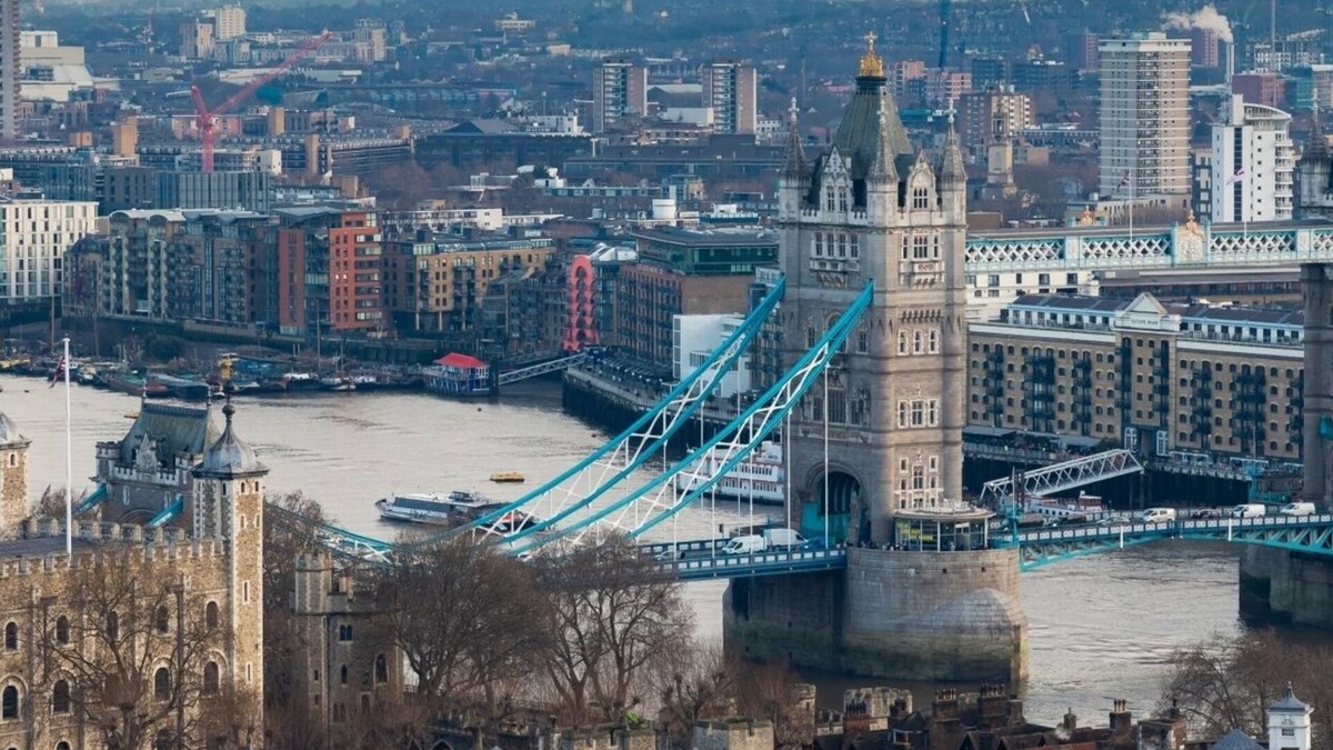 Portsoken Hotel | Deluxe, Botolph King at Hotel Saints—Views of St. Botolph's Church