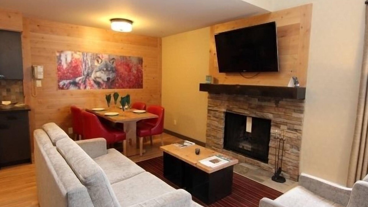 Banff Condo | Deluxe, Bright, Spacious | Base of Tunnel Mountain