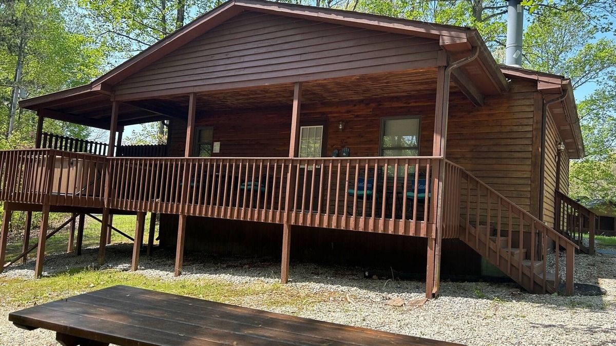 Eckerty Cabin | Deluxe Cabin 15 with HOT TUB Located on Patoka Lake in Southern Indiana