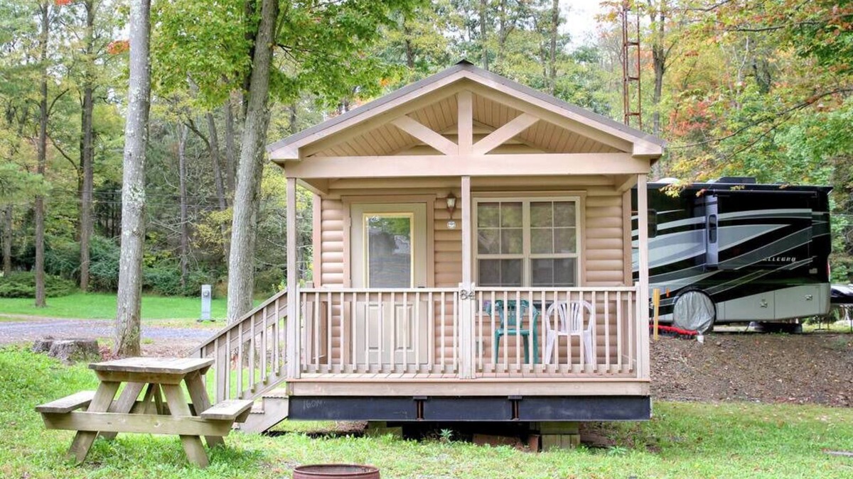 Spring Mills Cabin | Deluxe Cabin 63 w/4 Beds