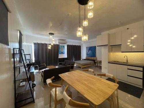 Minglanilla Apartment | Deluxe Cozy Corner Studio