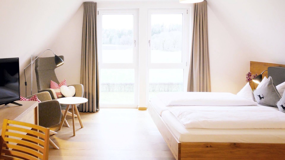 Albstadt Apartment | Deluxe Doppelzimmer Heimatliebe