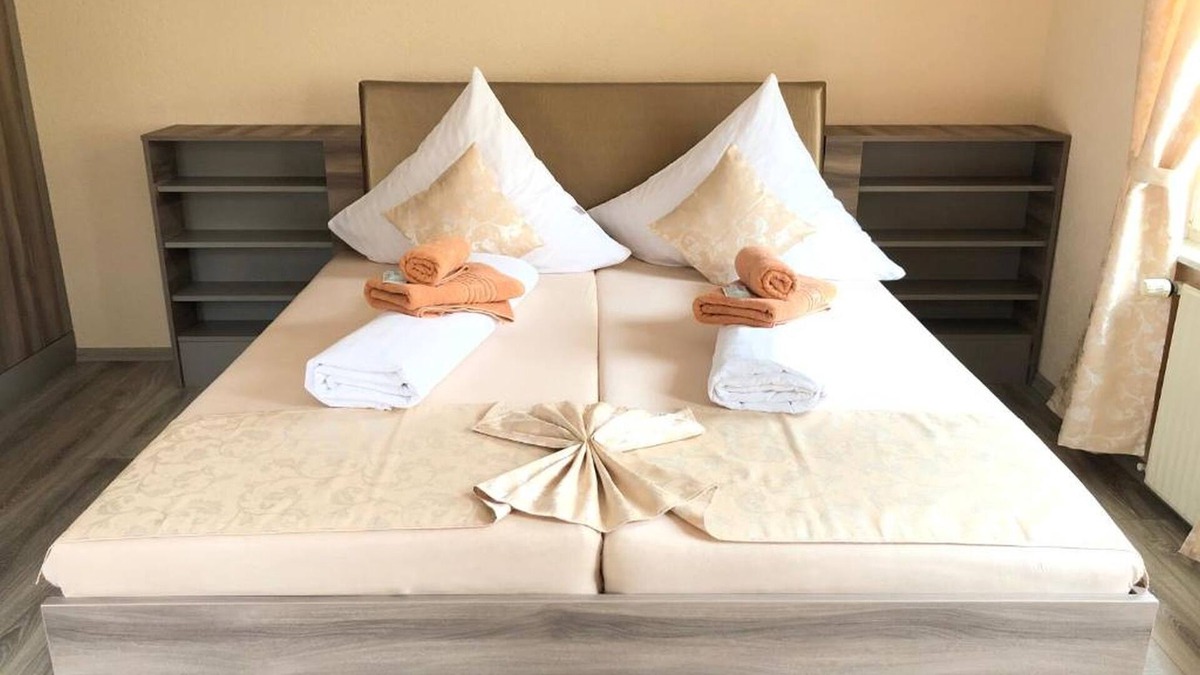 Adorf Apartment | Deluxe Doppelzimmer mit Dusche