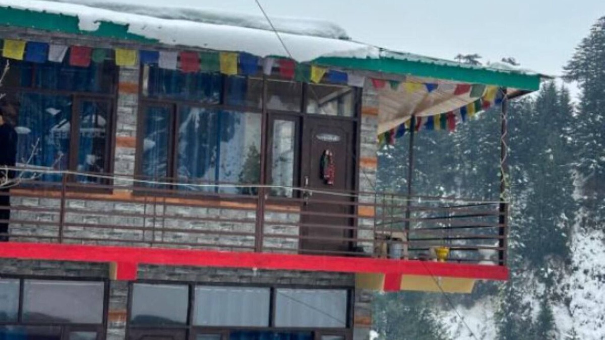 Old Manali Apartment | Deluxe Double Room/2 Adults + 1 Child/- The Cosmic Rajasthan