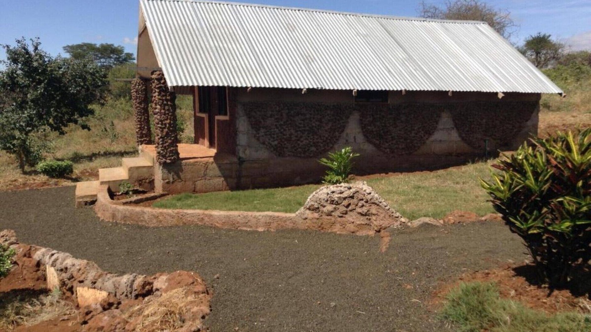 Kimana House | Deluxe Double Room with Bath