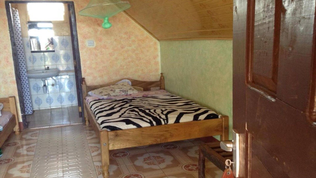 Kimana House | Deluxe Double Room with Bath