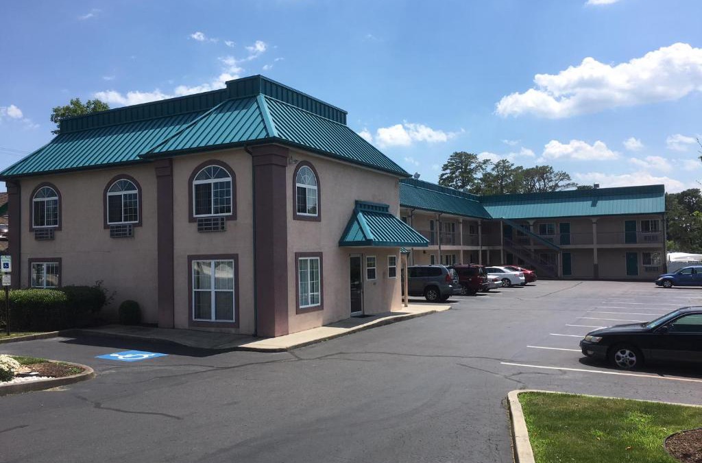 Galloway Hotel | Deluxe Inn