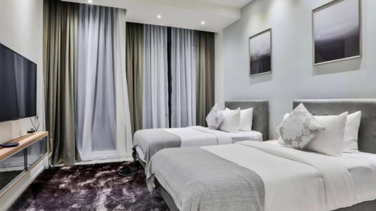 Titiwangsa Apartment | Deluxe King Suite with Twin Tower View 5