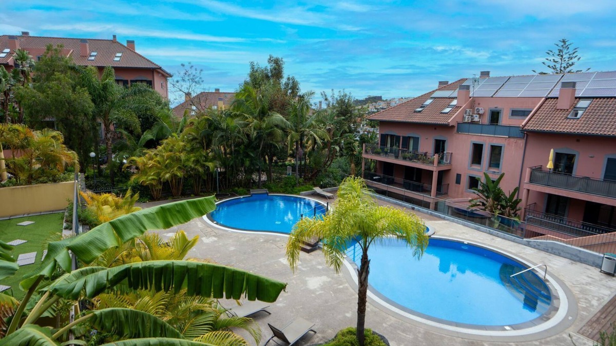 Santa Luzia Apartment | Deluxe Living by LovelyStay