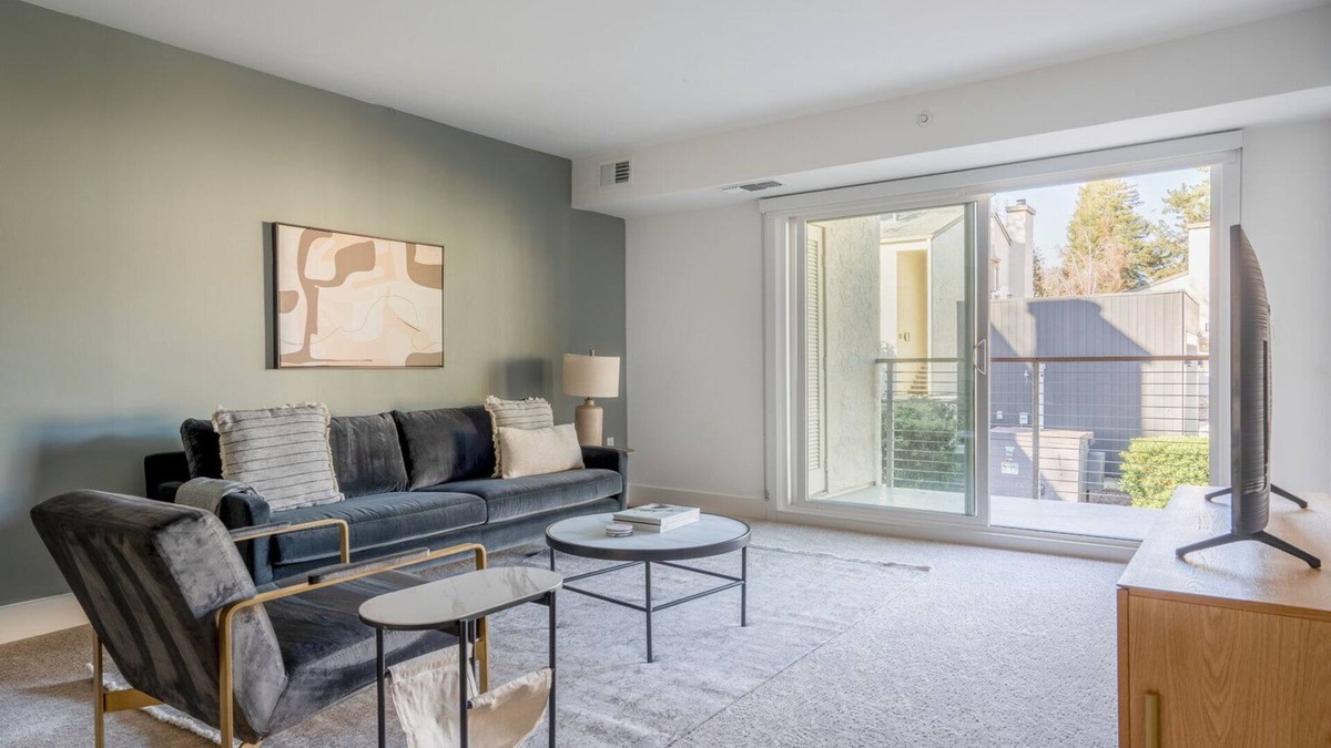 Sharon Heights Apartment | Deluxe Menlo Park 2BR w/Gym, Pool & W/D, nr VC firms, by Blueground