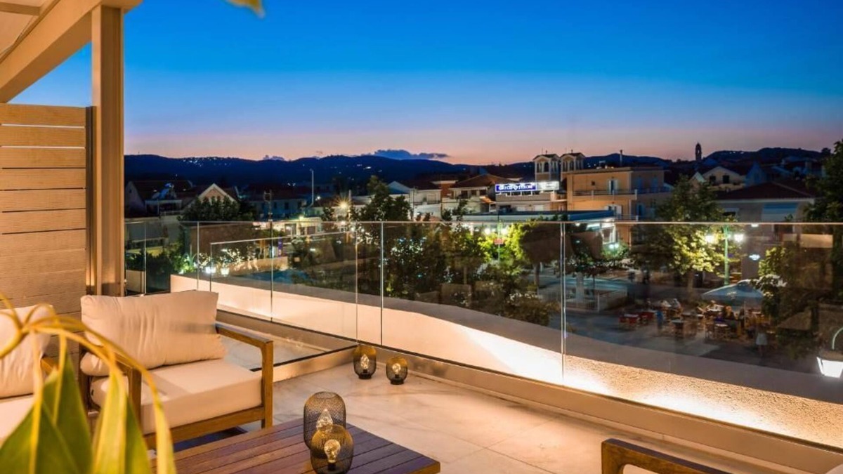 Lixouri Apartment | DELUXE PIAZZA SUITE