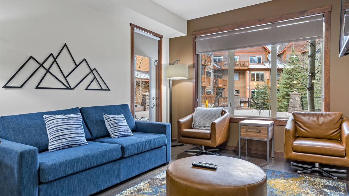 Canmore Hotel | Deluxe Poolside Suite - Sleeps 8 | Resort Perks
