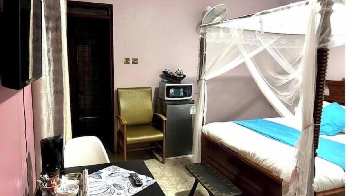 Ruiru Apartment | Deluxe private room in a tranquil suburban mansion