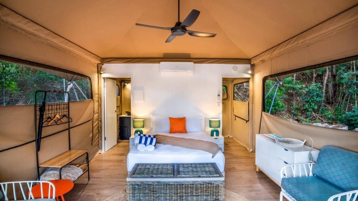 Arcadia Apartment | Deluxe Queen Tent 1 Nelly bay