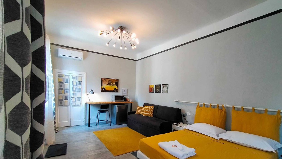 Seregno House | DELUXE ROOM BETWEEN MILANO AND COMO LAKE