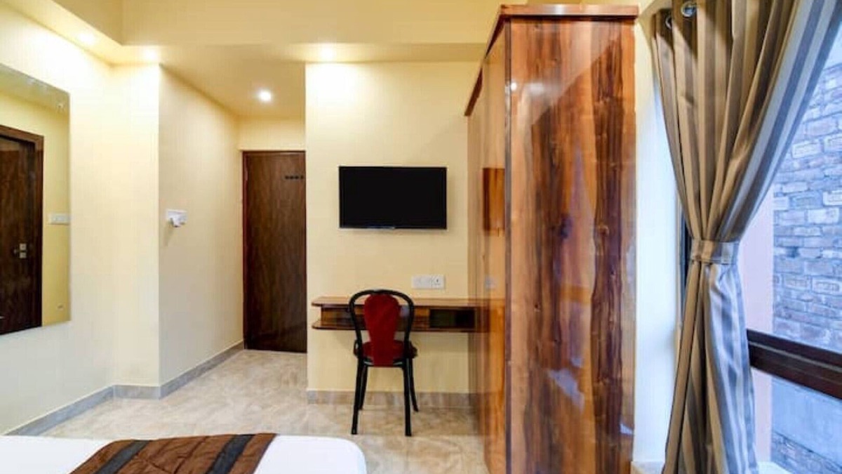 New Town Apartment | Deluxe Rooms Near Airport CC-2