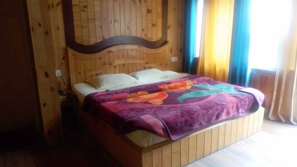 New Manali Hotel | Deluxe Rooms on Mall Road