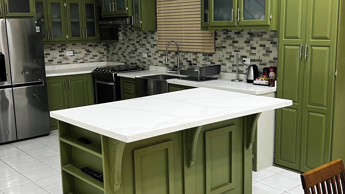 Gulf View House | Deluxe Spacious Split Level Home.nQuiet, private and cost atmosphere awaits.