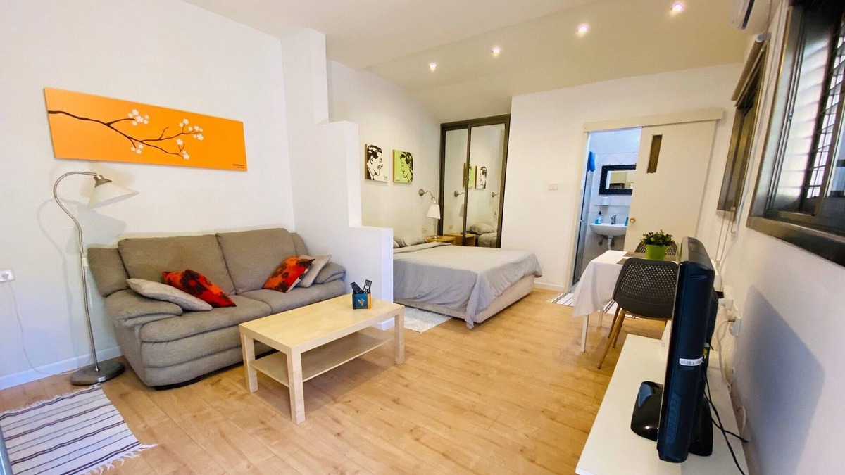 Ra'ananna Apartment | Deluxe Studio with a Garden - Kazan St