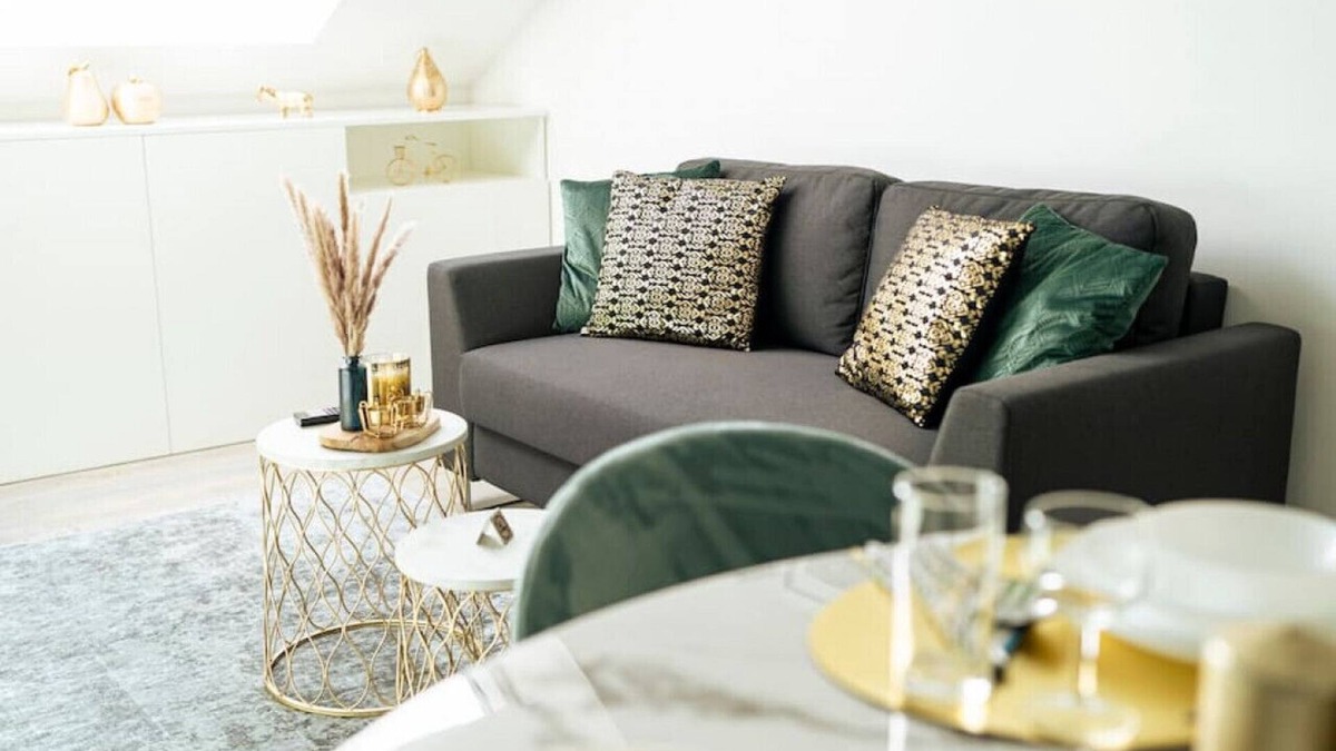 Wieseck Apartment | Deluxe suite with perfect living and working comfort