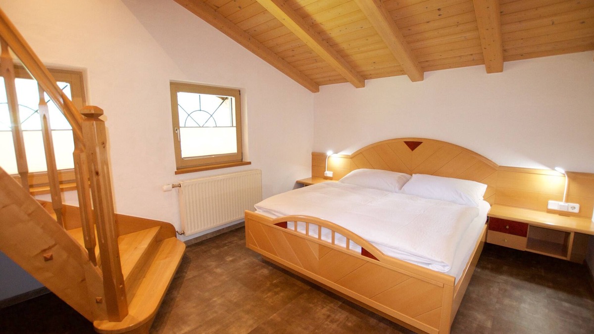 Ausservillgraten Apartment | Deluxe Two-Bedroom Apartment with Balcony