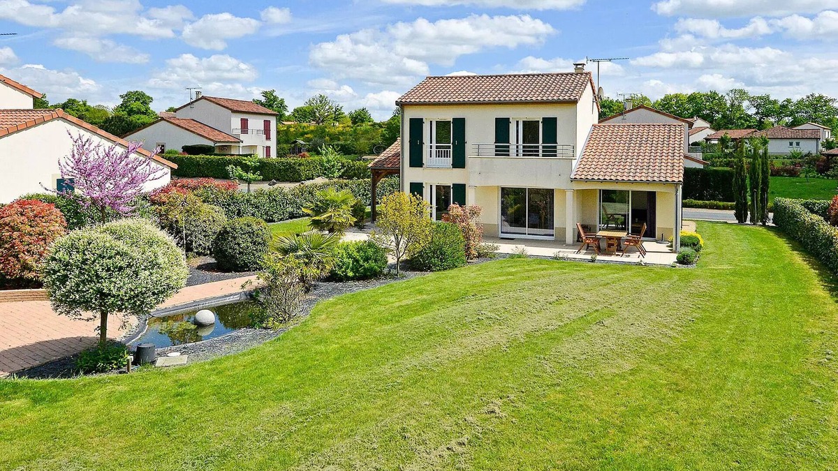 Vasles Villa | Deluxe unabhängige Villa, 2 Bäder 6 Personen