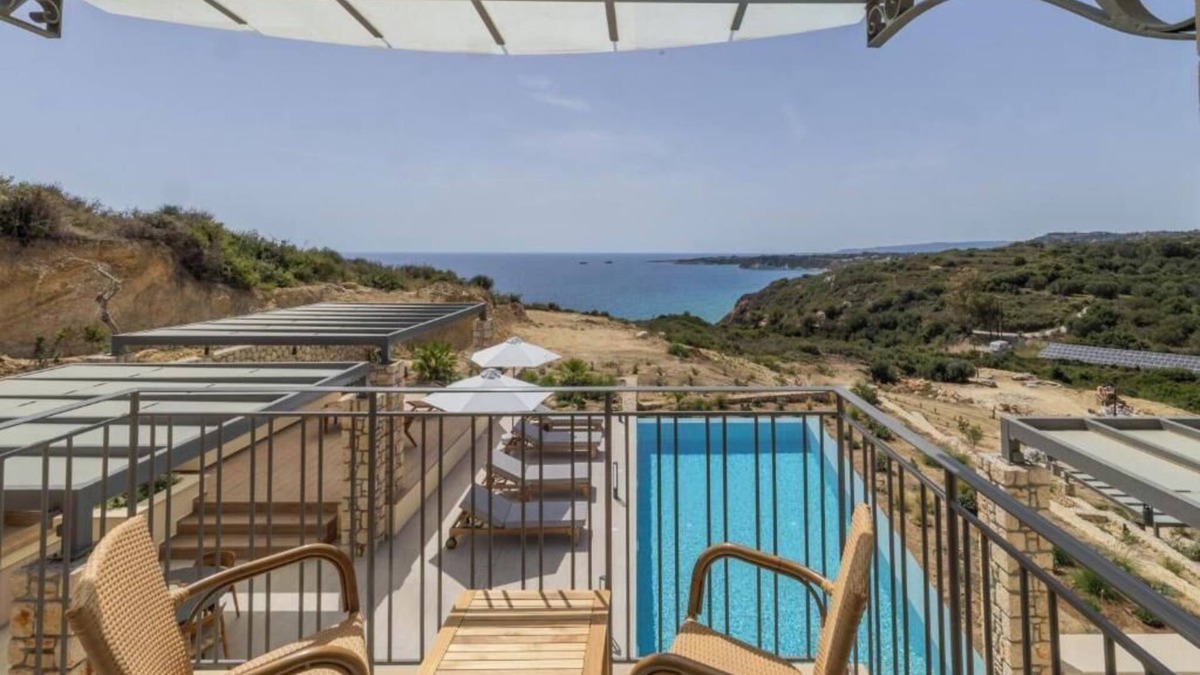Spartia Villa | Deluxe Villa