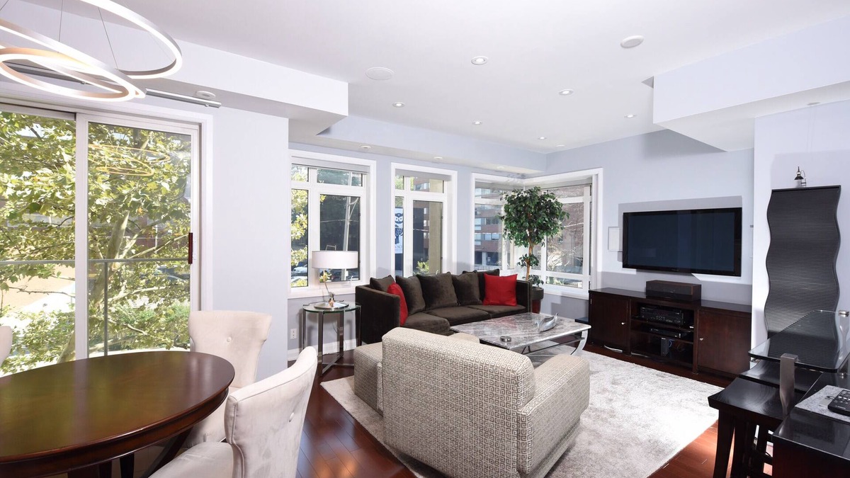 Yorkville House | Deluxe Yorkville Townhouse