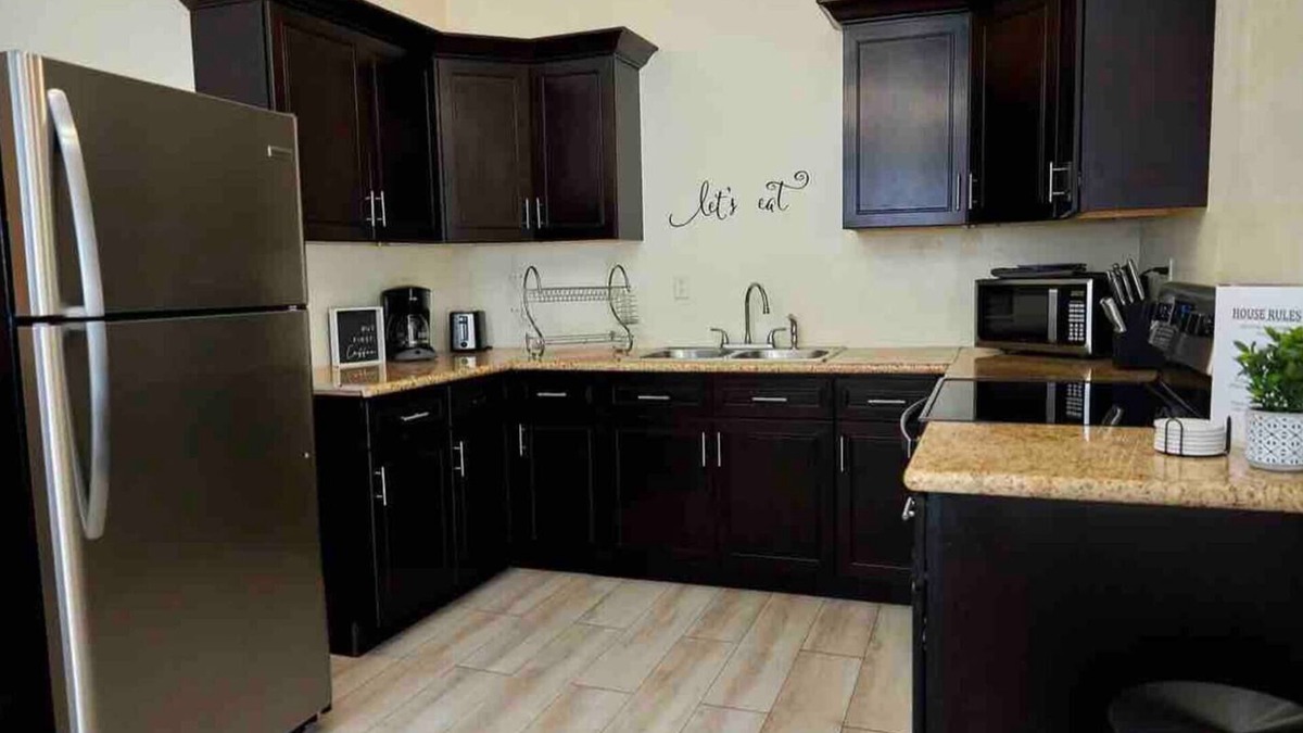 Bahama Reef House | Delva’s Place-Gated 3 bedroom - Pet Friendly