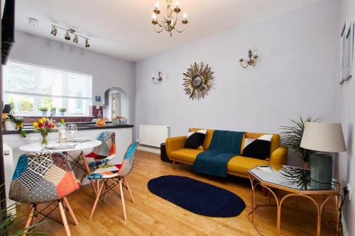 Castle Donington Apartment | Delven House- Serviced Apartments