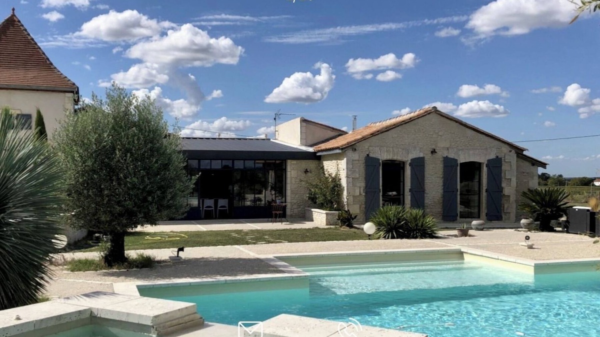 Barbezieux-Saint-Hilaire Villa | Demeure Charentaise D'exception Piscine Jacuzzi Balnéo Jardin Paysagé vue Vallée