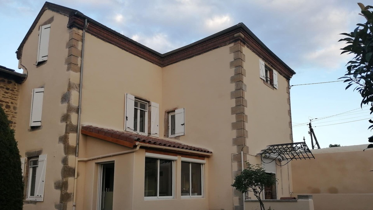 Saint-Chamond House | Demeure de Caractère Implantée Dans le Parc Régional Naturel du Pilat