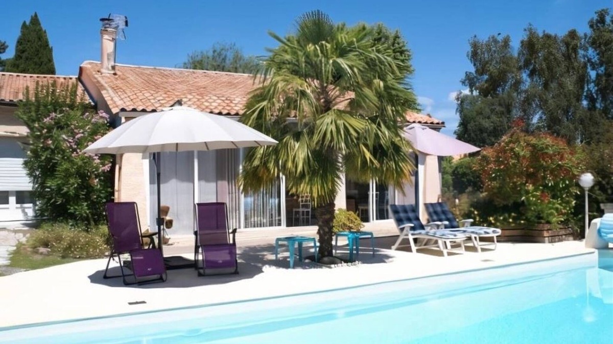 Plassac Bed & Breakfast | Demeure de l'Estuaire : Twin Room with Private Bathroom