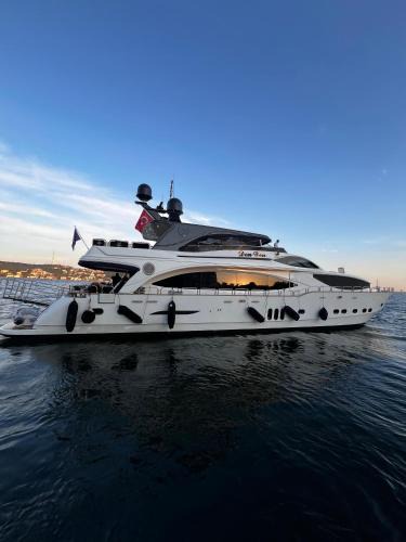Besiktas Boat Rental | Den Den İstanbul