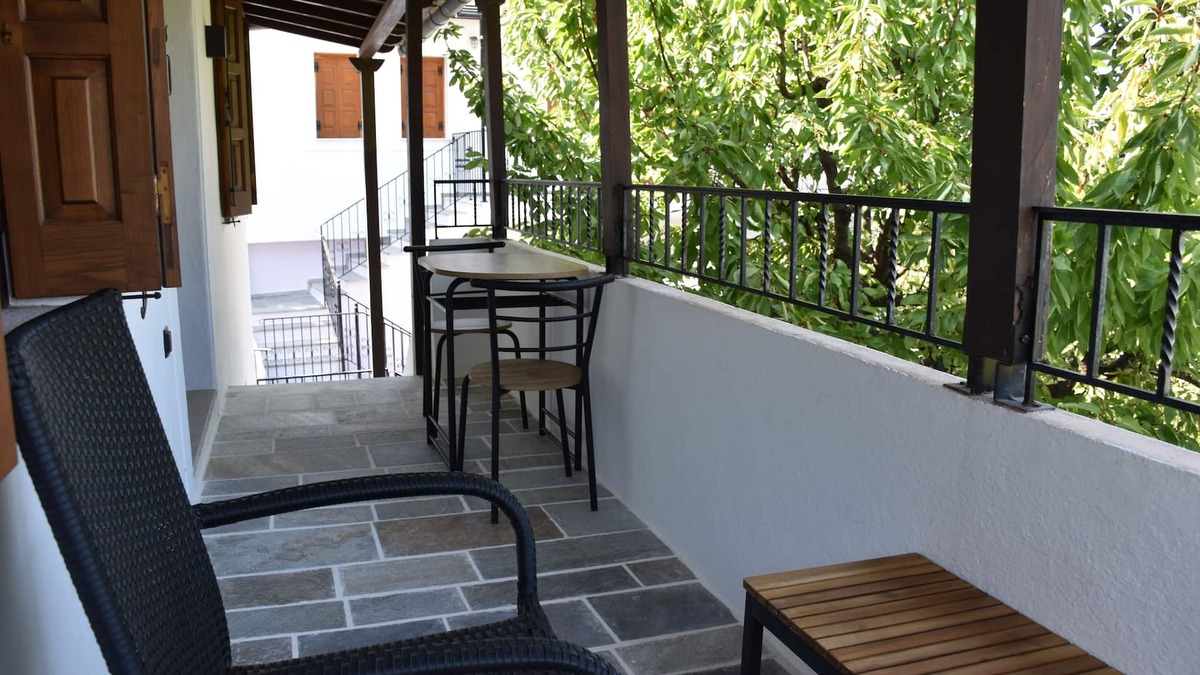 Mouresi House | Dendrokipos - traditional stone house on the east side of Pelion