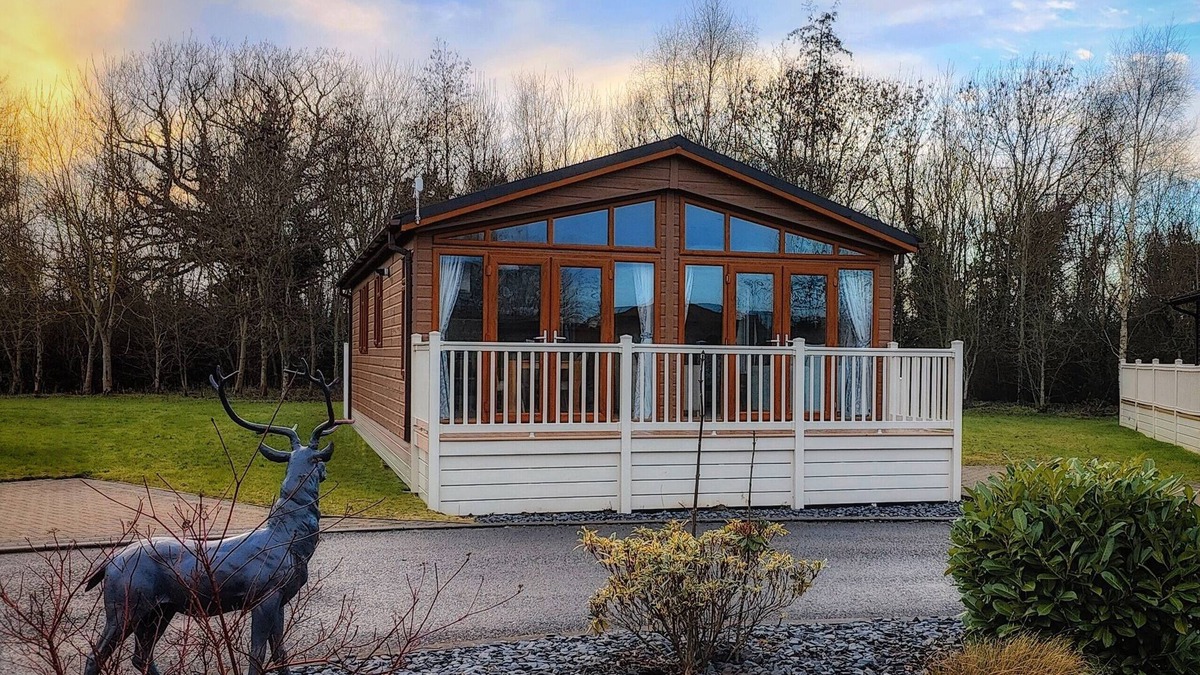 Malton House | Deneb Luxury Lodge With Hot Tub, Near Malton